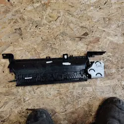 Grelha ventilação esquerda Tesla Model 3 OEM 2080547X 17-21