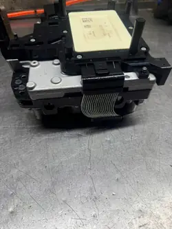 Käytetty Volkswagen Caddy Mechatroniikka OEM 02E927770AN