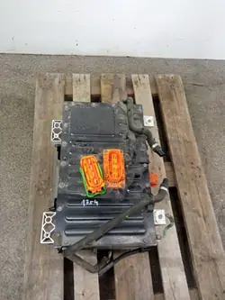 Batería híbrida Dacia usada OEM 295106913R 1.6 TCE
