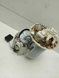 Polttoainepumppu Toyota Avensis T270 2010