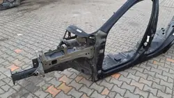 Jeep Cherokee KL vasen etulokasuoja OEM A62ACM100