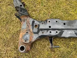 OEM Vorderachsträger für Kia Ceed I