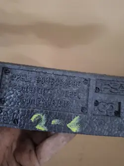 Mousse absorbeur pare-chocs avant Opel Mokka B OEM 9835264380
