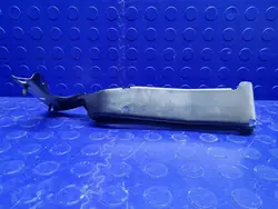 AUDI A5 8T Vänster Framskärm Fäste OEM 8T0821136G