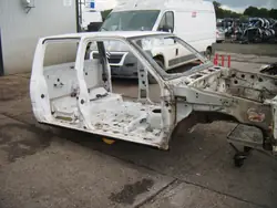 Nissan OE LUK4225 Cabine Pilaar - Gebruikt voor D22 Navara
