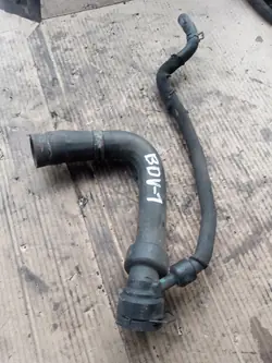 Audi A4 B6 A6 C6 Moottorin Vesiletku 2.4 B OEM 8E0121101H