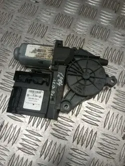 VW Golf V linker voorportier raammotor OEM 1K0959793C
