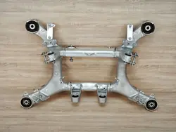 Soporte suspensión trasera BMW OE 6861201 usado