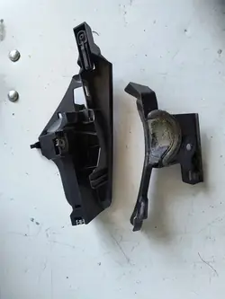 Vänster huvlås Twingo III 648A58607R