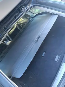 BMW F30 Tavaratilan Verho - Ennen Kasvojenkohotusta Käytetty