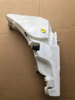 Pesunesteen säiliö Audi A7 2010-2018 4G8955451F