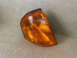 Clignotant droit avant OEM 2028260643 Mercedes C W202