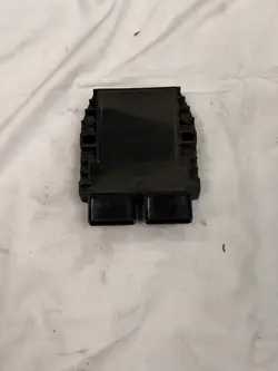 Régulateur de tension OEM 2003098900 pour Peugeot