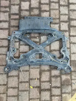 Poutre Suspension Audi Q7 OEM AU736V01 Occasion