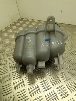 Tanque de expansão de refrigerante Audi A4 2019 8W0121405G