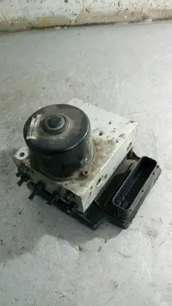 ABS-pumppu OEM 1C0907379 Audi A3 8L 1.9TDI:lle