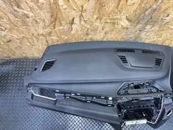 BMW X2 F39 Instrumentpanel OEM 3295385 Svart Begagnad