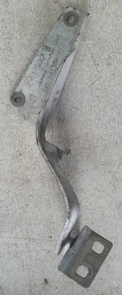 Dobradiça capô esquerda OEM 654018101R Renault Kangoo III