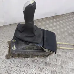Alavanca de mudanças usada OEM 6Q0711049 Skoda Fabia I