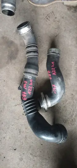 Intercooler-Rohr OEM 7798439 für BMW E87 2.0D