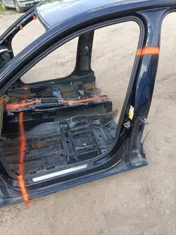 Audi A4 B8 Voorste dorpel OEM ARA339220 - Gebruikt