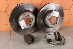 Discos e pastilhas de freio dianteiros BMW 5' G30 G31 X3 G01 X4 G02 6860907