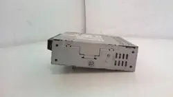 Volvo V50 CD-soitin OEM 8696051-1 - Käytetty