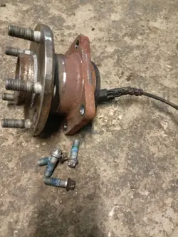 Moyeu Roue Arrière Ford Mondeo MK3 ABS OEM 4600001