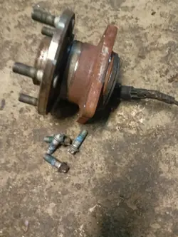 Moyeu Roue Arrière Ford Mondeo MK3 ABS OEM 4600001