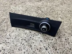 Prise allume-cigare avant USB OEM 156155232