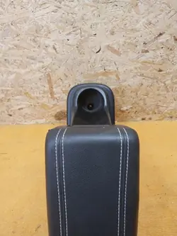 Renault OE PODŁOKIETNIK Käsinoja Laguna III Lift -malliin
