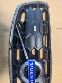 Grille Volvo XC70 OEM 070323 2012-2016 Occasion