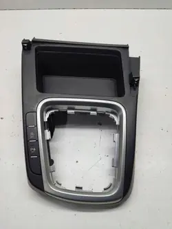 Marco de palanca izquierda KIA Ceed 2021 OEM 84615J7000