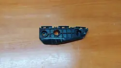 Guia de para-choque dianteiro esquerdo Toyota Auris I 06-12
