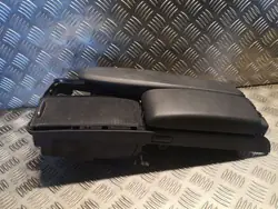 Keskikonsoli käsinoja Mercedes C W204 OEM 2046801339