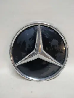 Mercedes W253 GLC Grill Emblem A0008881600
