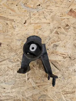 TOYOTA PRIUS III Supporto Motore D4