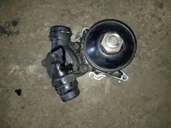 Pompe à eau OEM 11517786192 pour BMW Série 5
