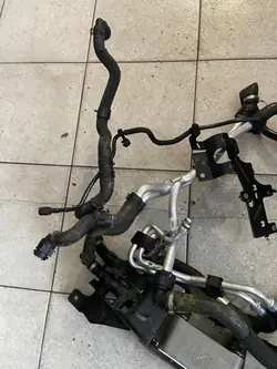 Käytetty vaihdelaatikonjäähdytin OEM KPLA-7A095-AA Jaguar
