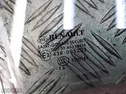 Renault Zoe dörrglas OEM E243R005223 - Begagnad