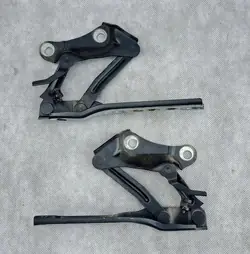 Charnières de Capot Gauche et Droite Skoda Superb II