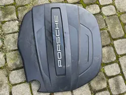 Moottorikansi Porsche Macan 95B 95B103925N