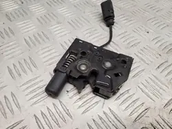 Audi Q3 8U 2012 Höger sida Motorhuvelås OEM 8U0823509