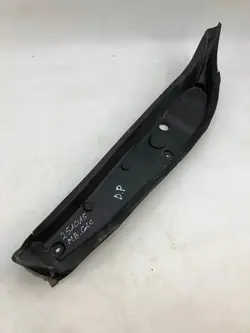 VW Polo Classic Lokasuojan pääte OEM A2548890100 - Käytetty