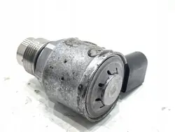 Régulateur de pression carburant OEM 04L130764E Skoda Octavia IV