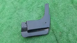 Bavette avant gauche Nissan Patrol Y61 OEM 63851VD200