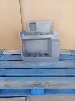 Degrau MAN TGS TG3 OEM 2590 - Lado Esquerdo Usado