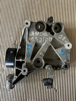 Support compresseur climatisation Lancia Delta 1995 OEM 55210528
