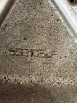 Suporte compressor ar condicionado Lancia Delta 1995 OEM 55210528