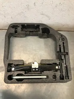Inserção roda sobressalente OEM 8K0011031K Audi A5